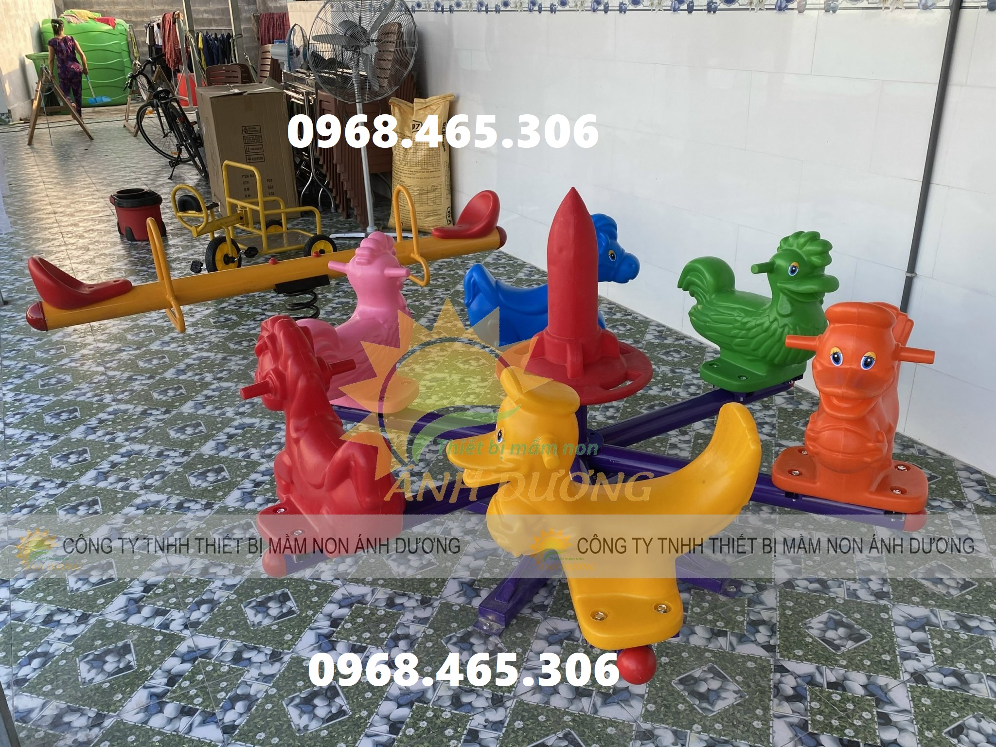 Đu quay ngựa trẻ em, mâm xoay 5 con giống mầm non giá rẻ