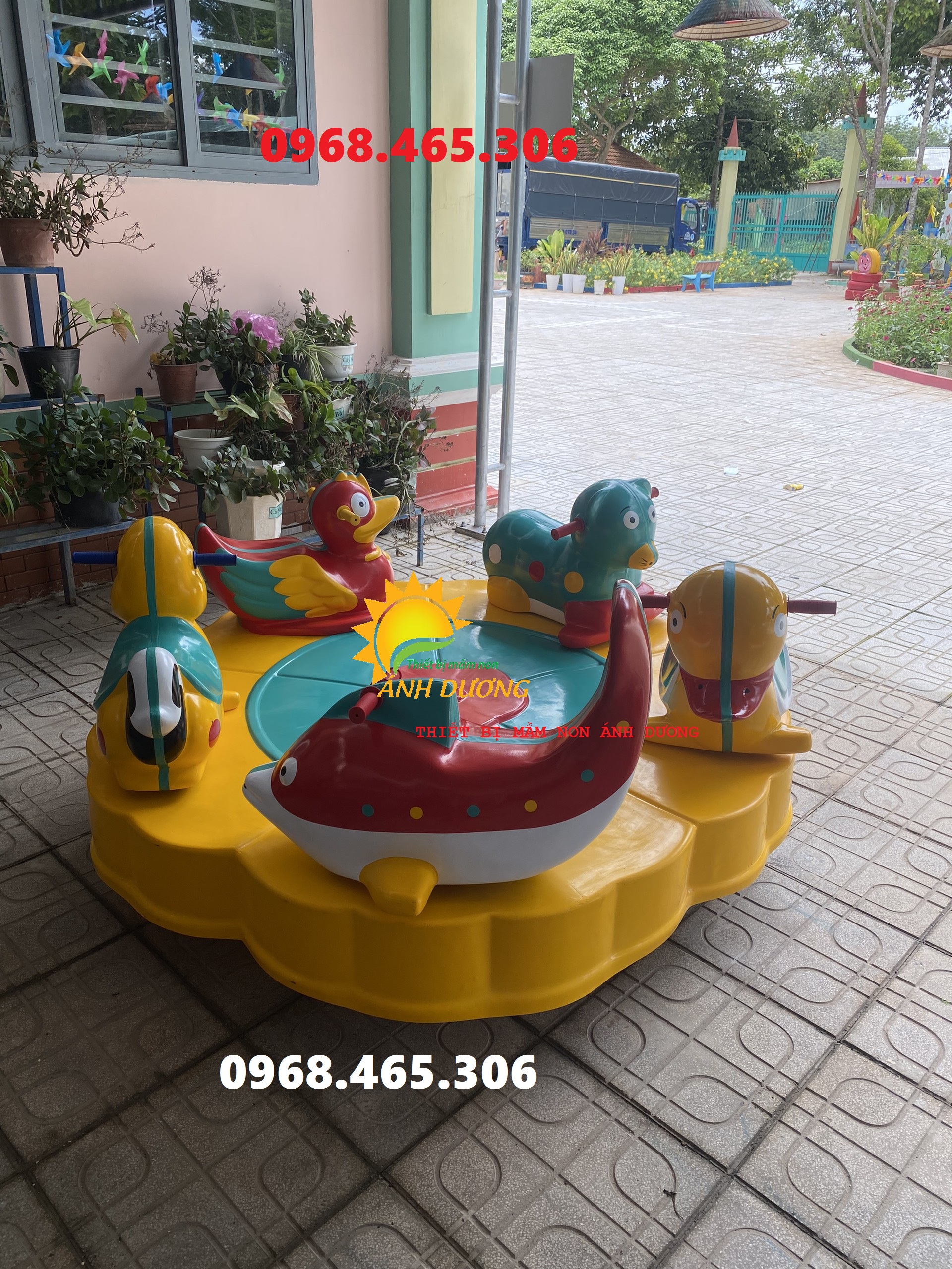 Đu quay ngựa trẻ em, mâm xoay 5 con giống mầm non giá rẻ