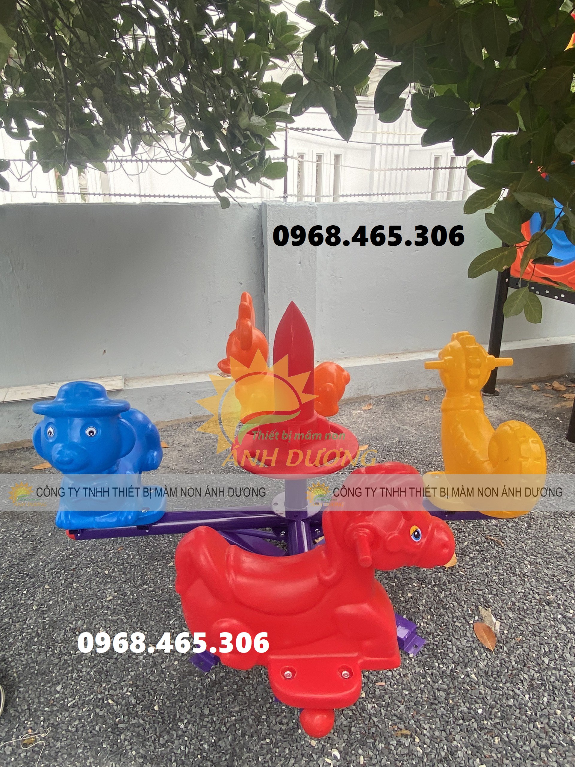 Đu quay ngựa trẻ em, mâm xoay 5 con giống mầm non giá rẻ