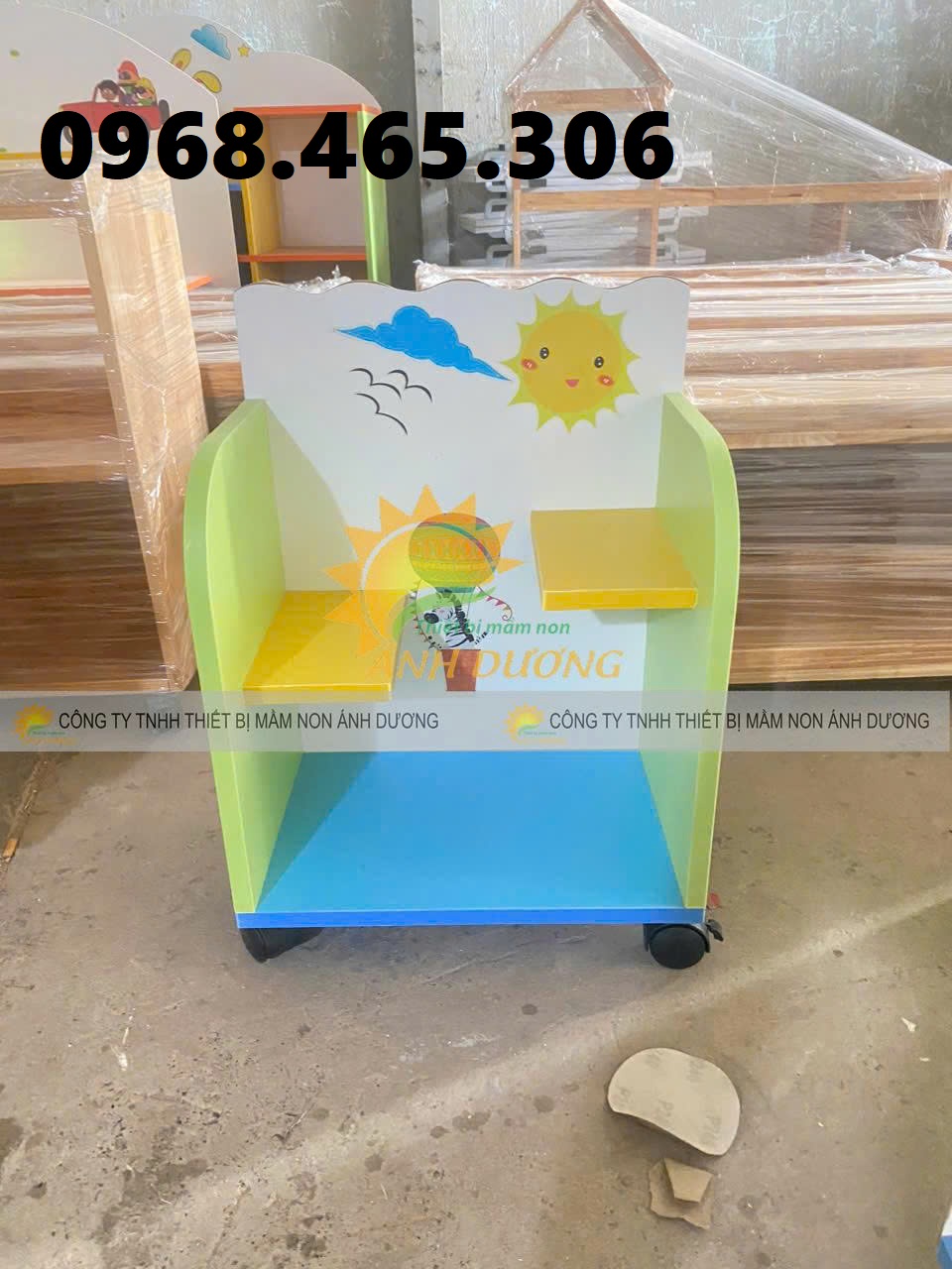 Kệ gỗ mầm non, kệ 3 tầng mầm non, kệ gỗ nhà trẻ mẫu giáo