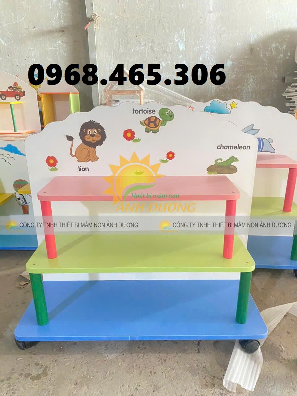 Kệ gỗ mầm non, kệ 3 tầng mầm non, kệ gỗ nhà trẻ mẫu giáo
