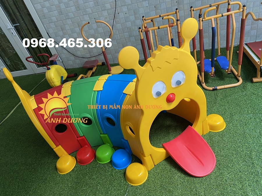 Hang chui con sâu mầm non, hang chui cú mèo mầm non