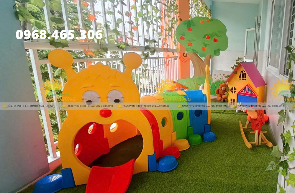 Hang chui con sâu mầm non, hang chui cú mèo mầm non