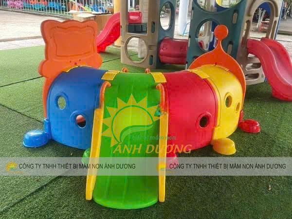 Hang chui con sâu mầm non, hang chui cú mèo mầm non