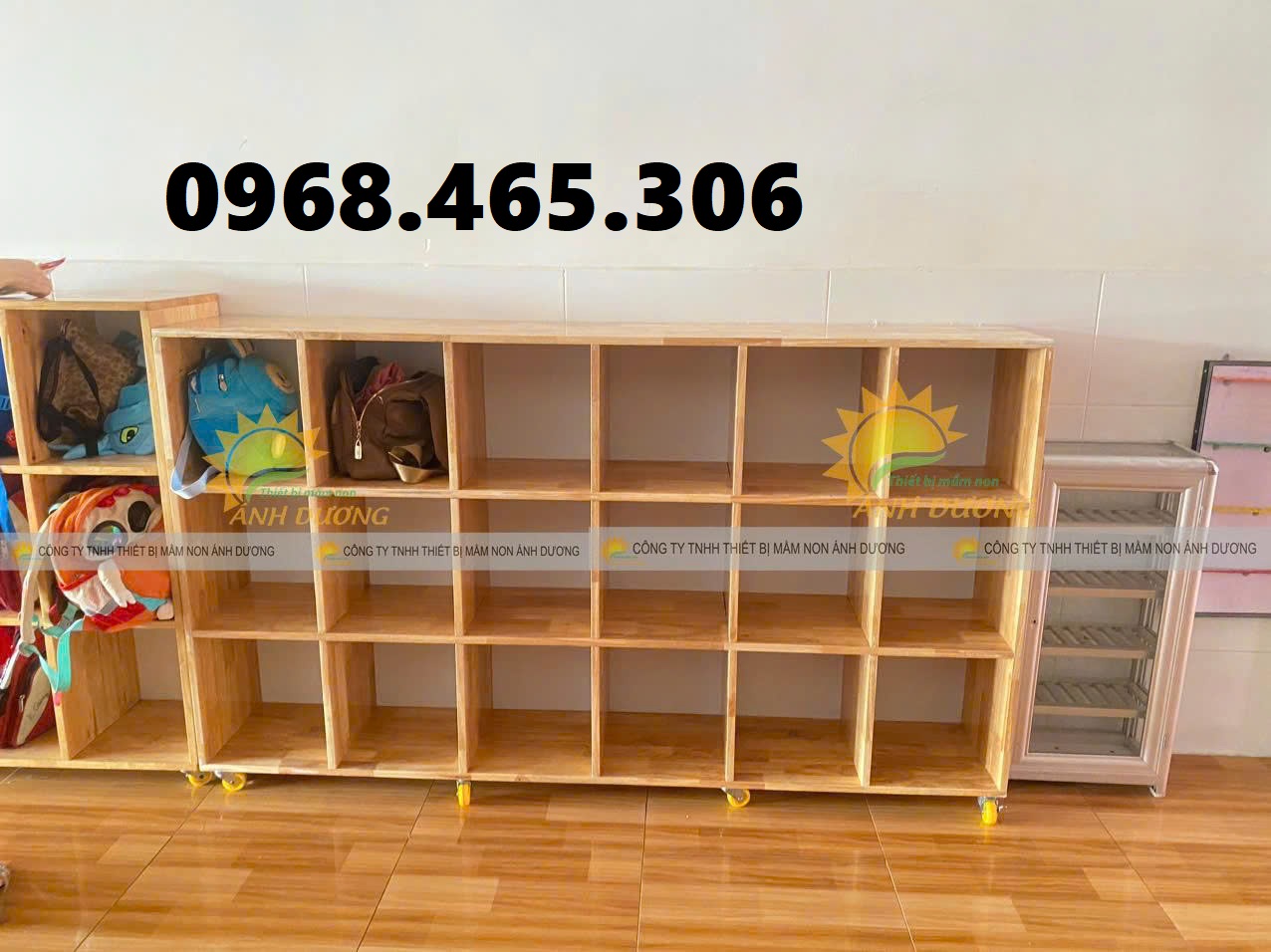 Kệ cặp mầm non, tủ cặp mầm non bằng gỗ, kệ cặp dép mầm non