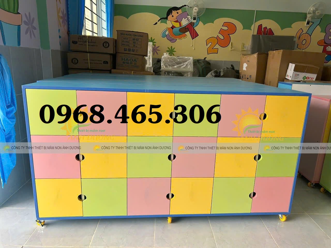 Kệ cặp mầm non, tủ cặp mầm non bằng gỗ, kệ cặp dép mầm non