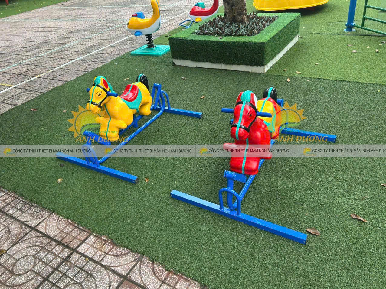 Nhà banh trẻ em, thang leo cầu trượt trẻ em ngoài trời