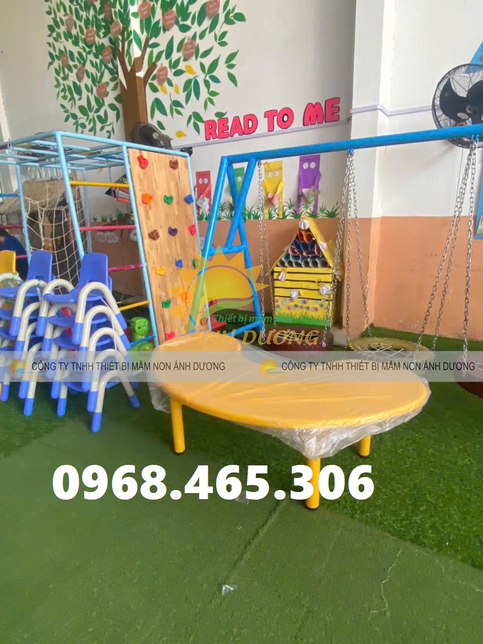 Bàn bán nguyệt mần non, bàn vòng cung mầm non nhập khẩu