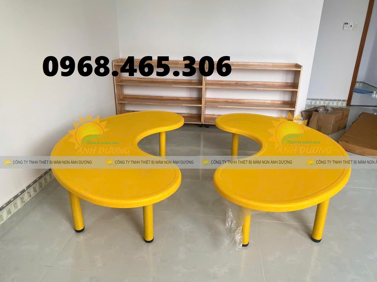 Bàn bán nguyệt mần non, bàn vòng cung mầm non nhập khẩu