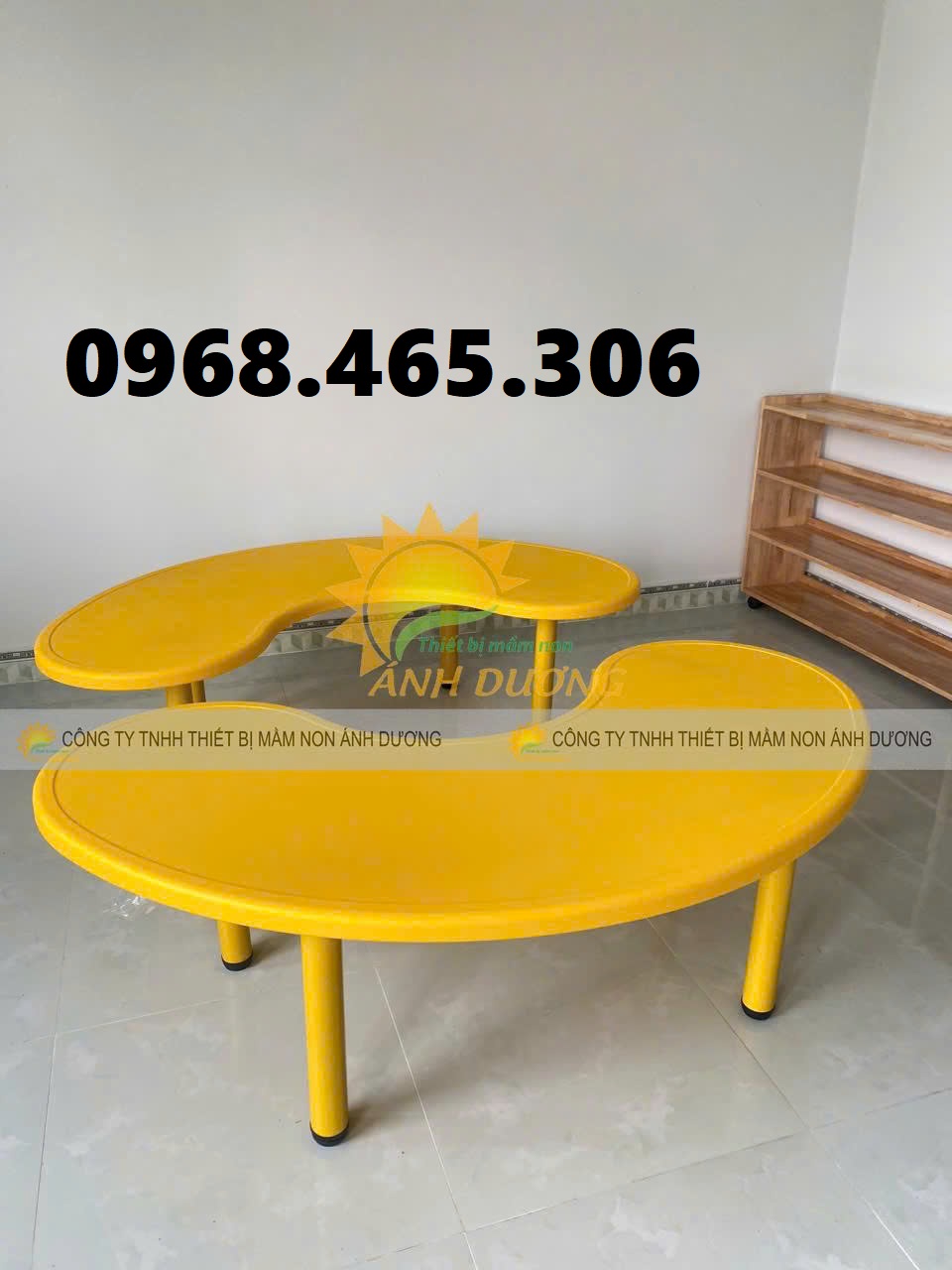Bàn bán nguyệt mần non, bàn vòng cung mầm non nhập khẩu