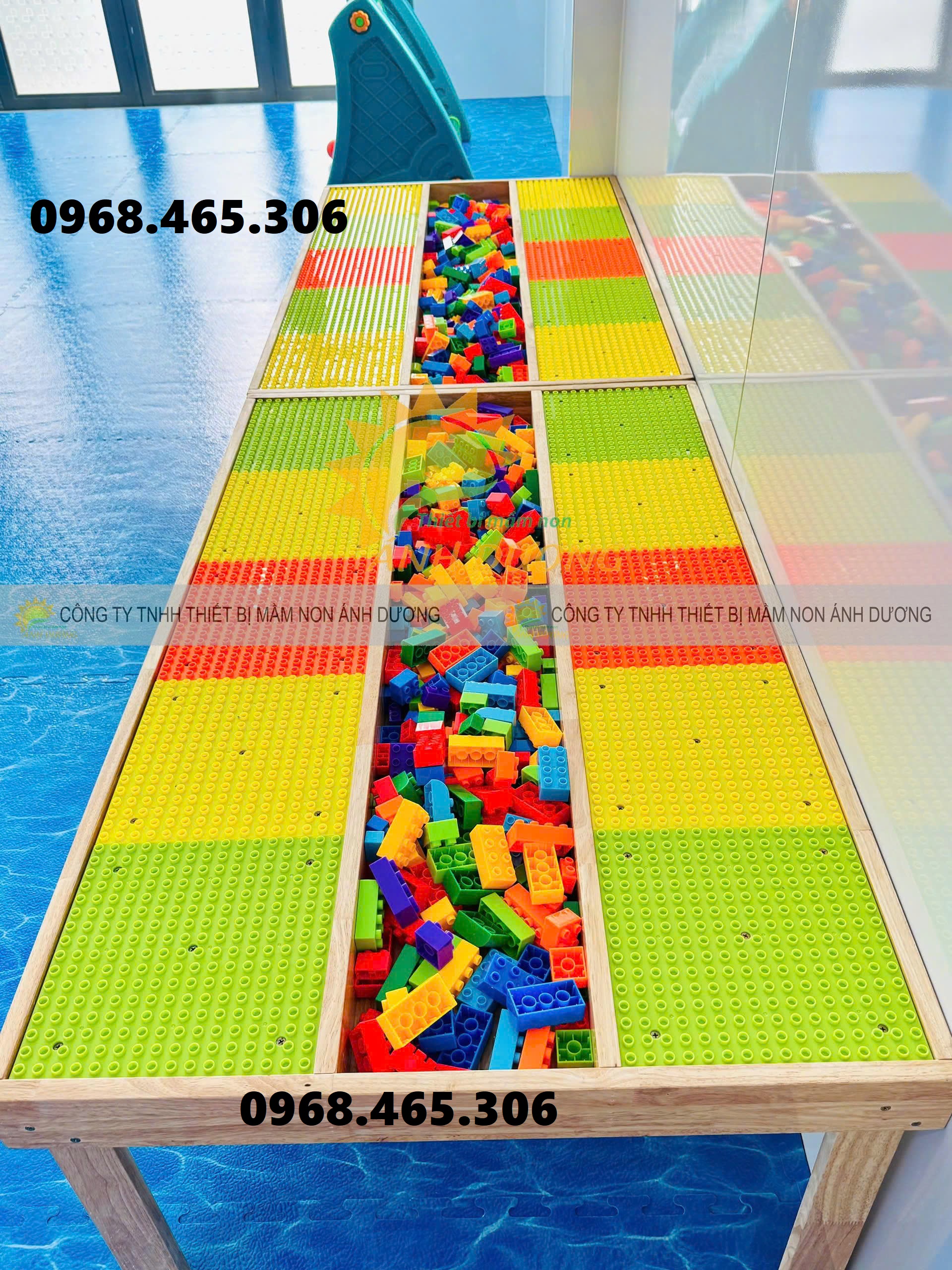 bàn leho trẻ em, bàn chơi lego cho bé, bàn lego mầm non
