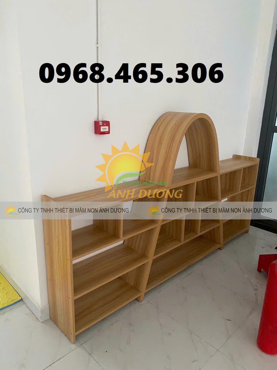 Kệ gỗ cao su 3 tầng, kệ gỗ mầm non, kệ gỗ nhà trẻ mẫu giáo