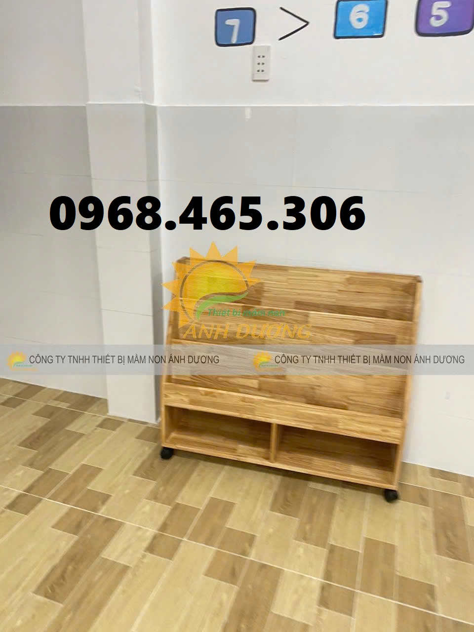 Kệ gỗ cao su 3 tầng, kệ gỗ mầm non, kệ gỗ nhà trẻ mẫu giáo