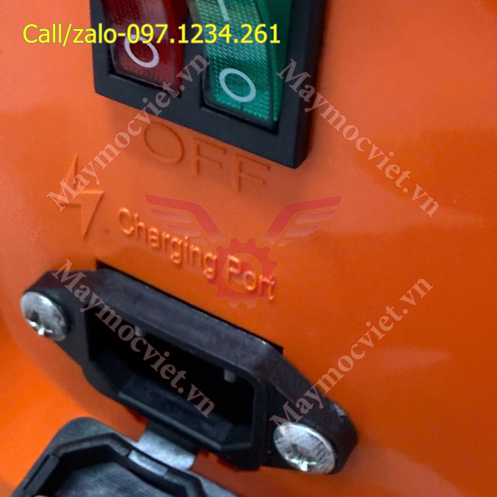 Máy phun thuốc dùng ắc quy 12v Reload XT12