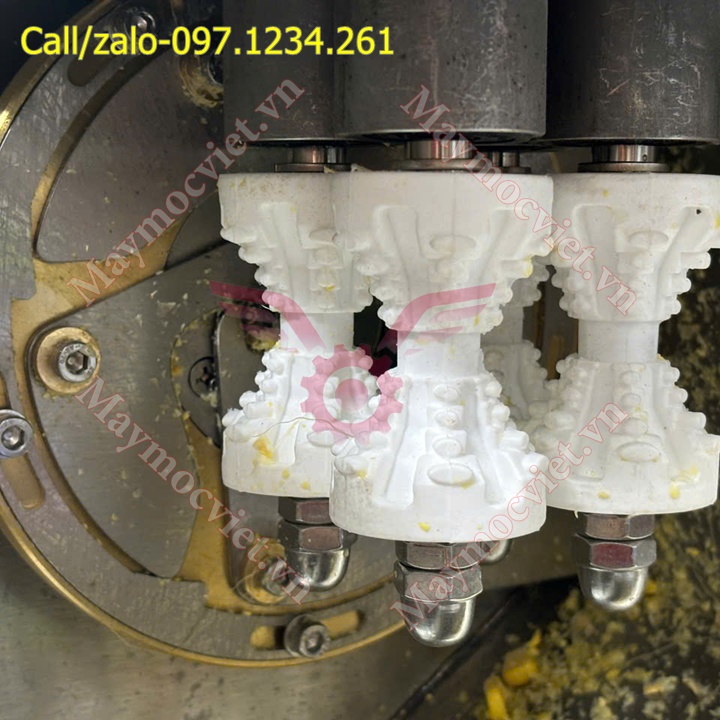 Máy tuốt (tách) hạt ngô (bắp) tươi tự động VM268