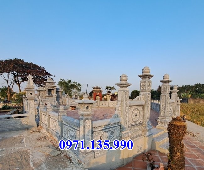 Khuôn viên lăng mộ bằng đá bán Hậu Giang - gia tộc dòng họ