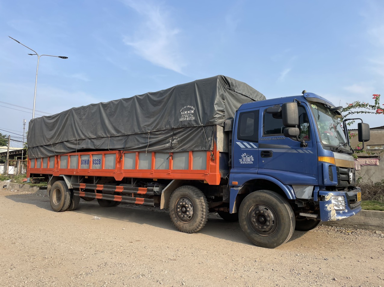 Bán xe tải Thaco Auman 9T2/9.2 tấn 3 chân 2 dí đời 2012 thùng 9m
