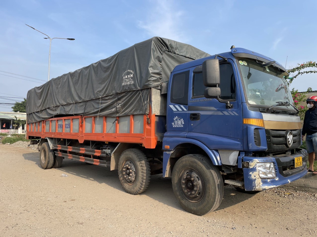 Bán xe tải Thaco Auman 9T2/9.2 tấn 3 chân 2 dí đời 2012 thùng 9m