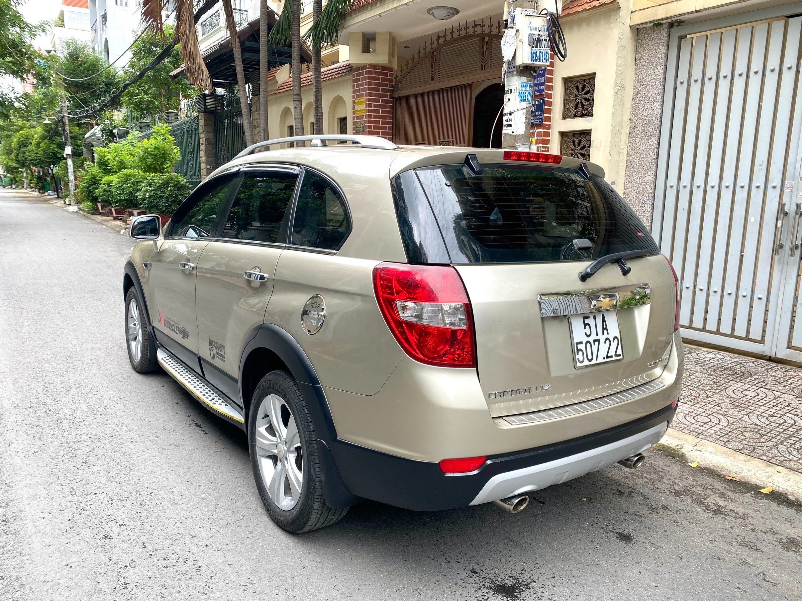 Cần bán chiếc xe Chevrolet Captiva LTZ 2014 MÀU VÀNG NGHI