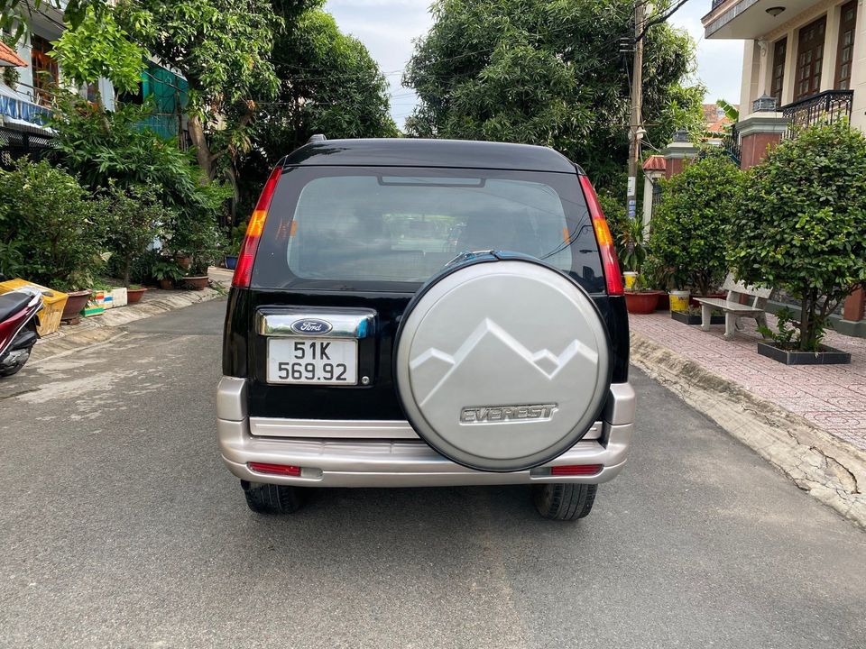 Cần bán xe Ford Everest 2007 số sàn,máy dầu tiết kiệm