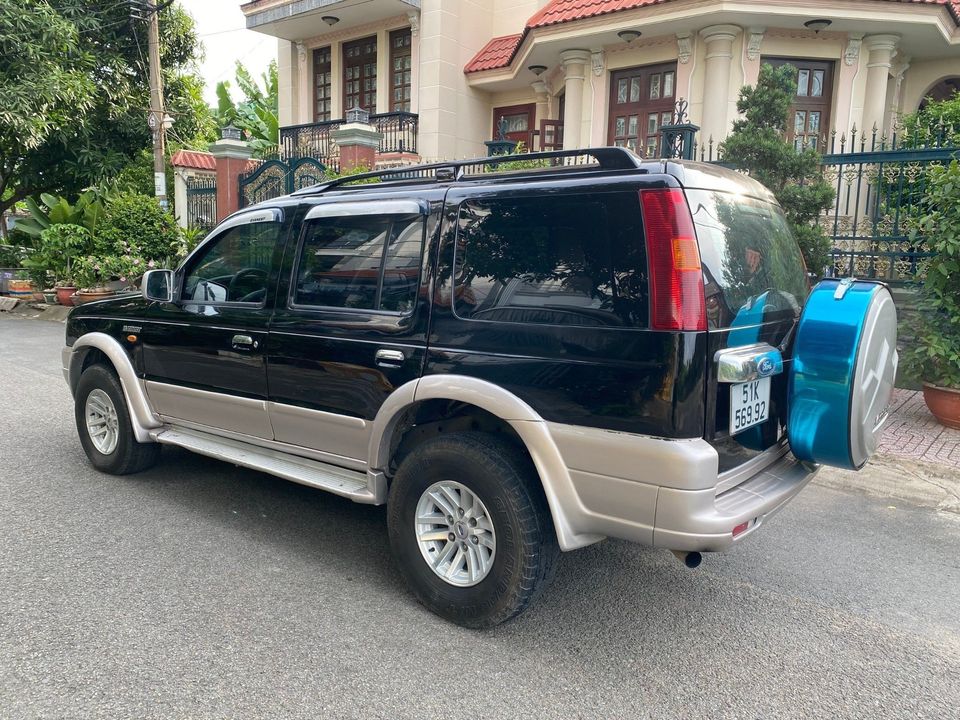 Cần bán xe Ford Everest 2007 số sàn,máy dầu tiết kiệm