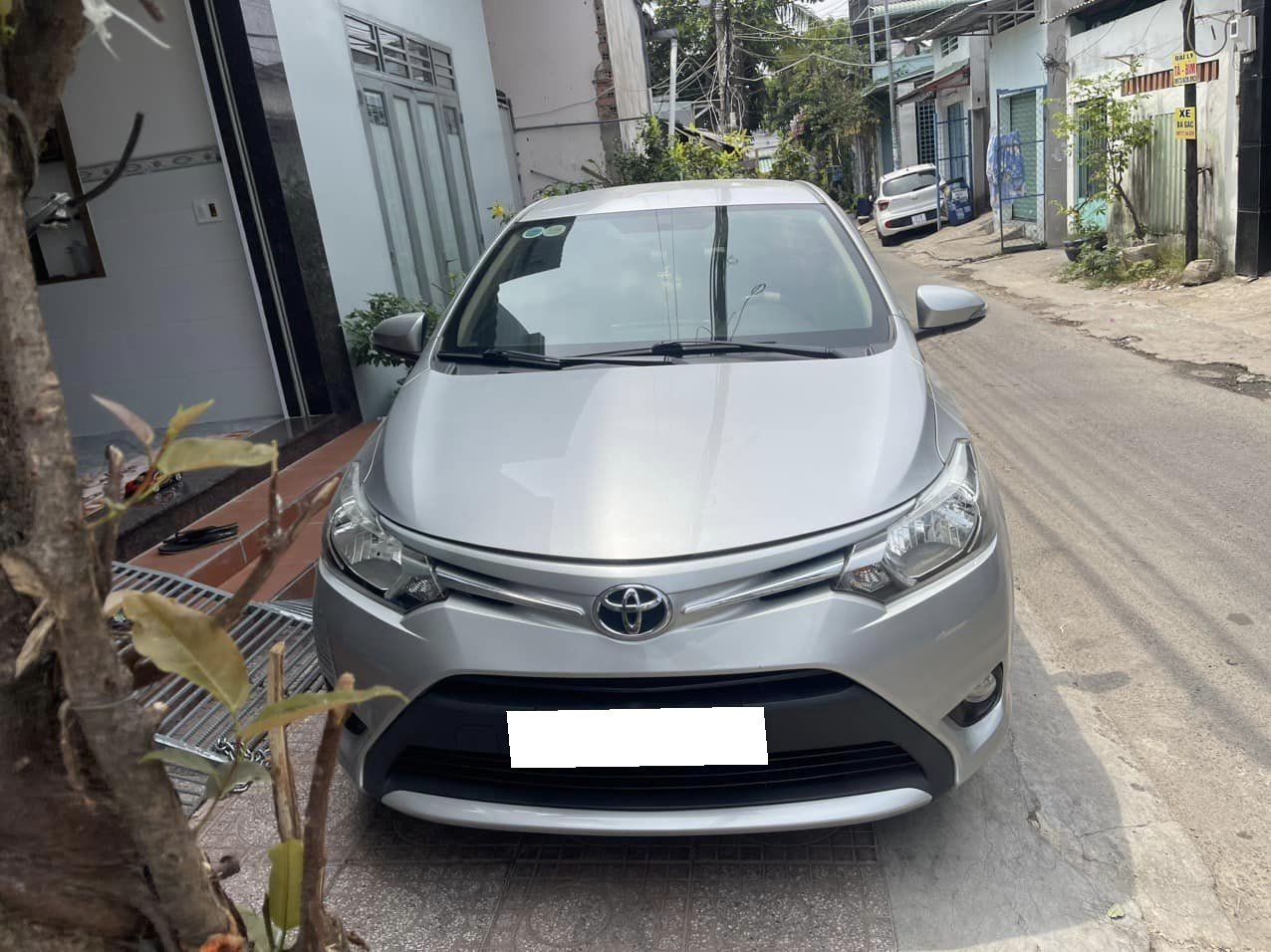 Cần bán xe toyota vios 2016,số tự động màu bạc