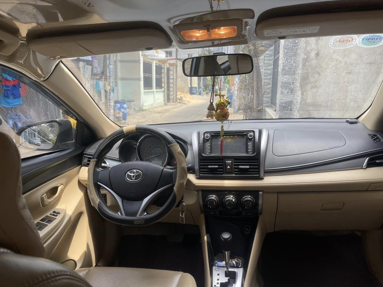 Cần bán xe toyota vios 2016,số tự động màu bạc