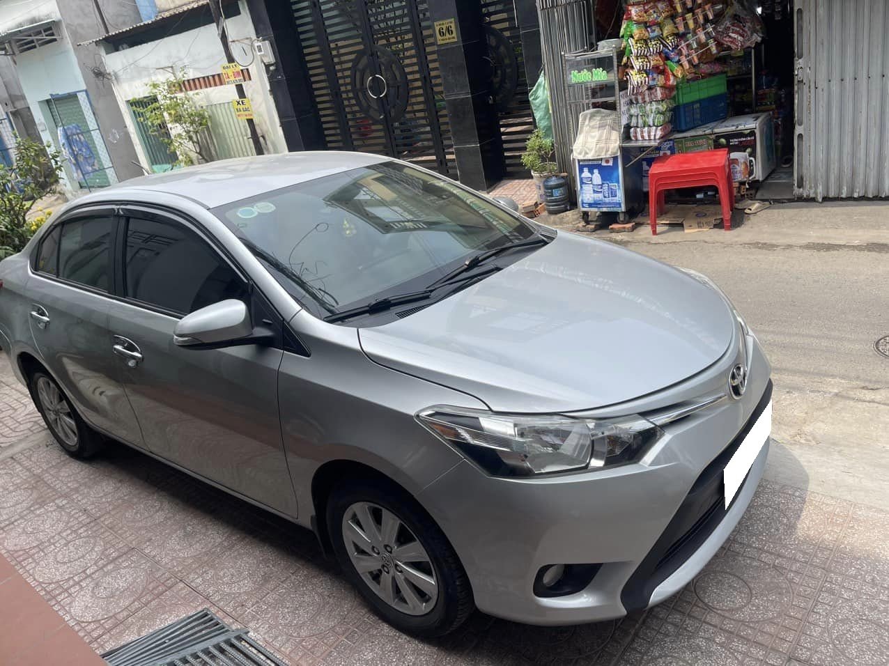Cần bán xe toyota vios 2016,số tự động màu bạc