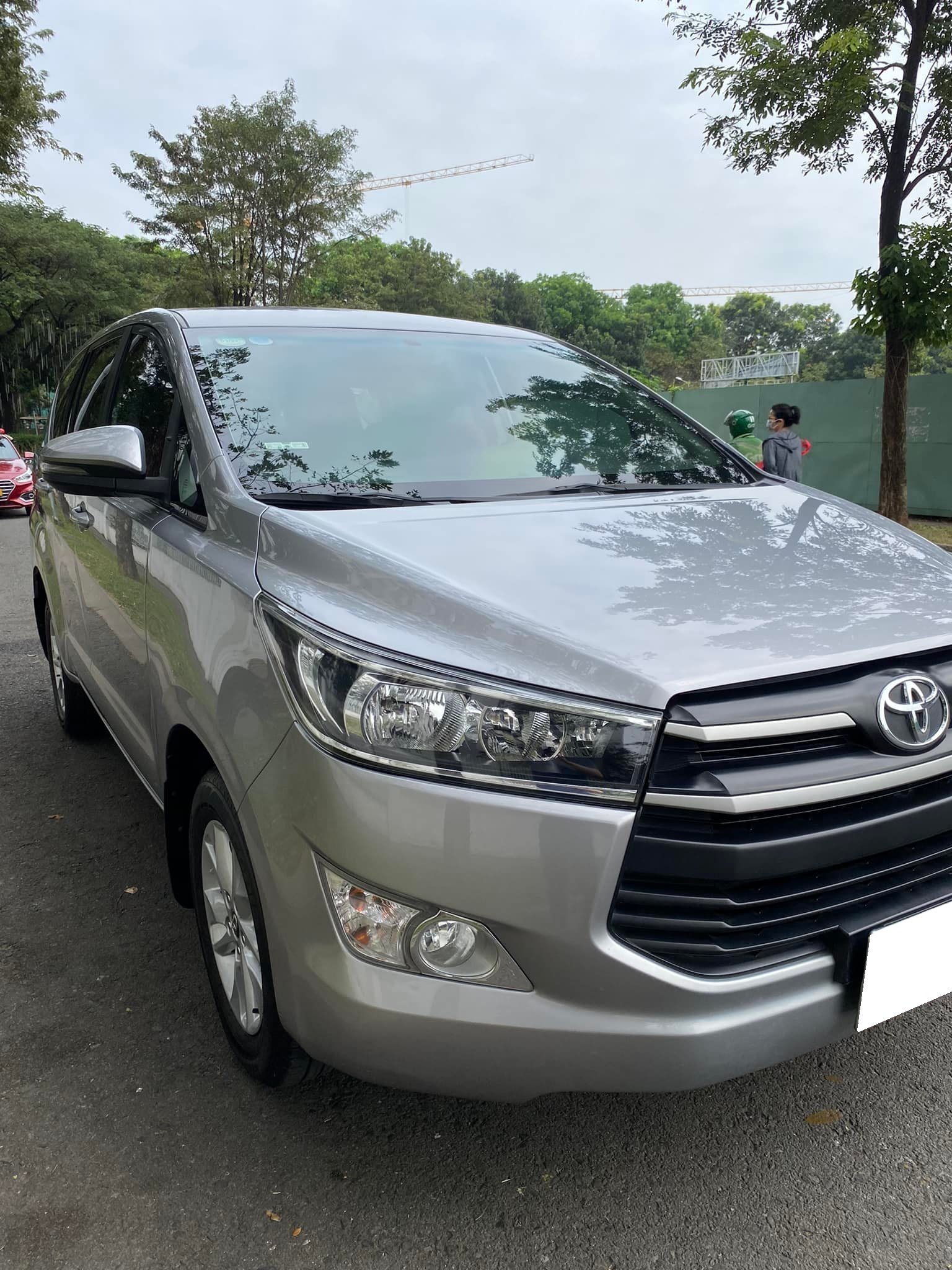 Bán Toyota Innova G 2018 số tự động xám xe đẹp