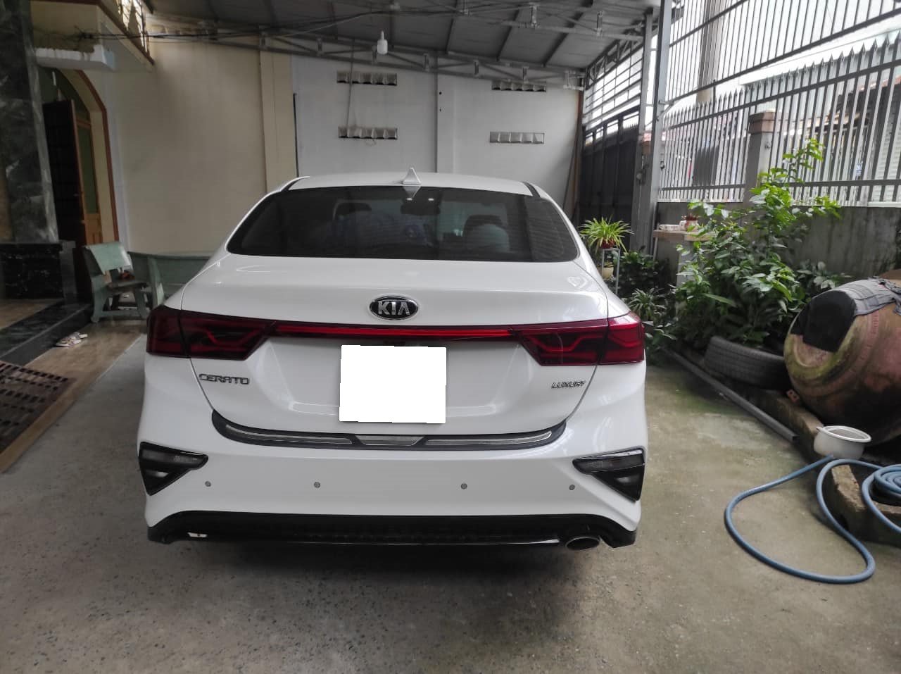 Cần bán xe kia cerato Luxury, màu trắng 2020