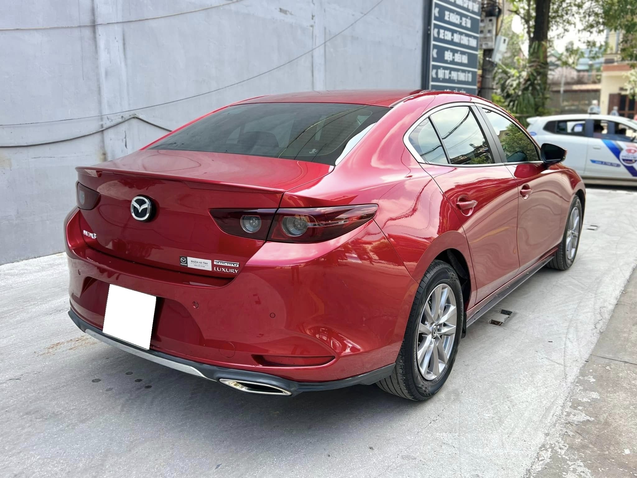 Bán xe Mazda 3 sản suất 2020 luxury màu đỏ