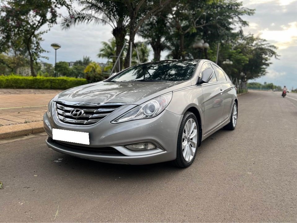 Cần bán xe Sonata 2010 at full option màu bạc