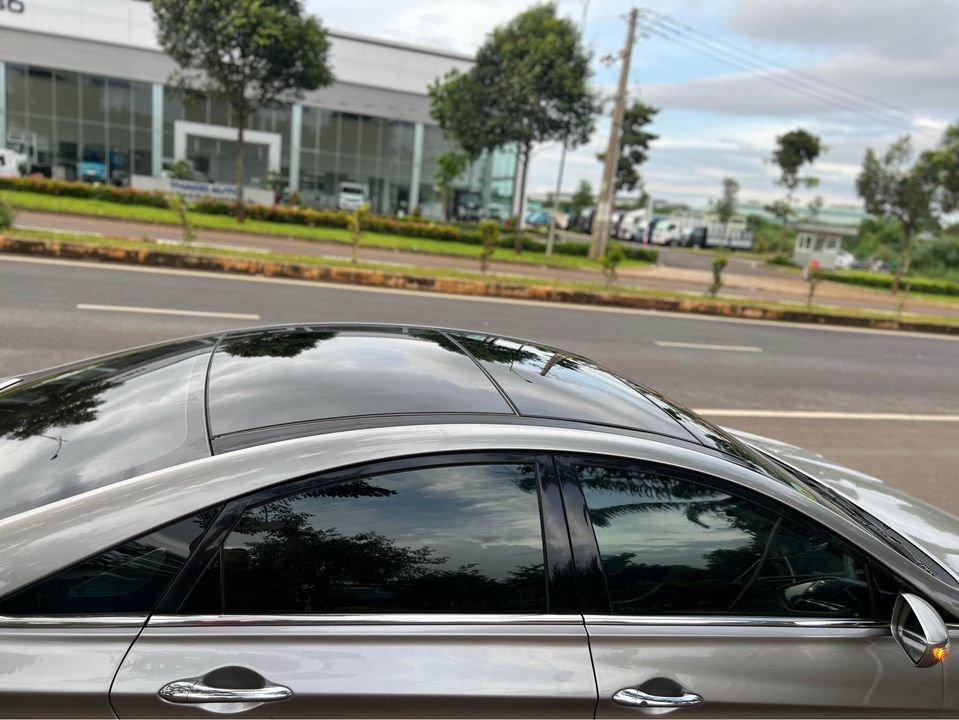 Cần bán xe Sonata 2010 at full option màu bạc