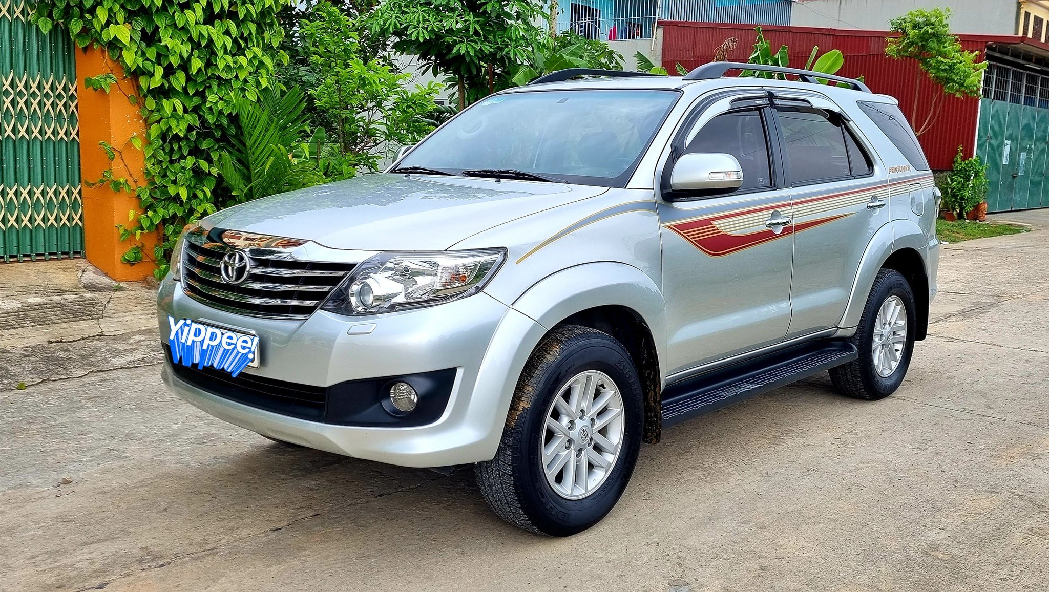 Cần bán xe Toyota 2014 số tự động màu bạc mới ken