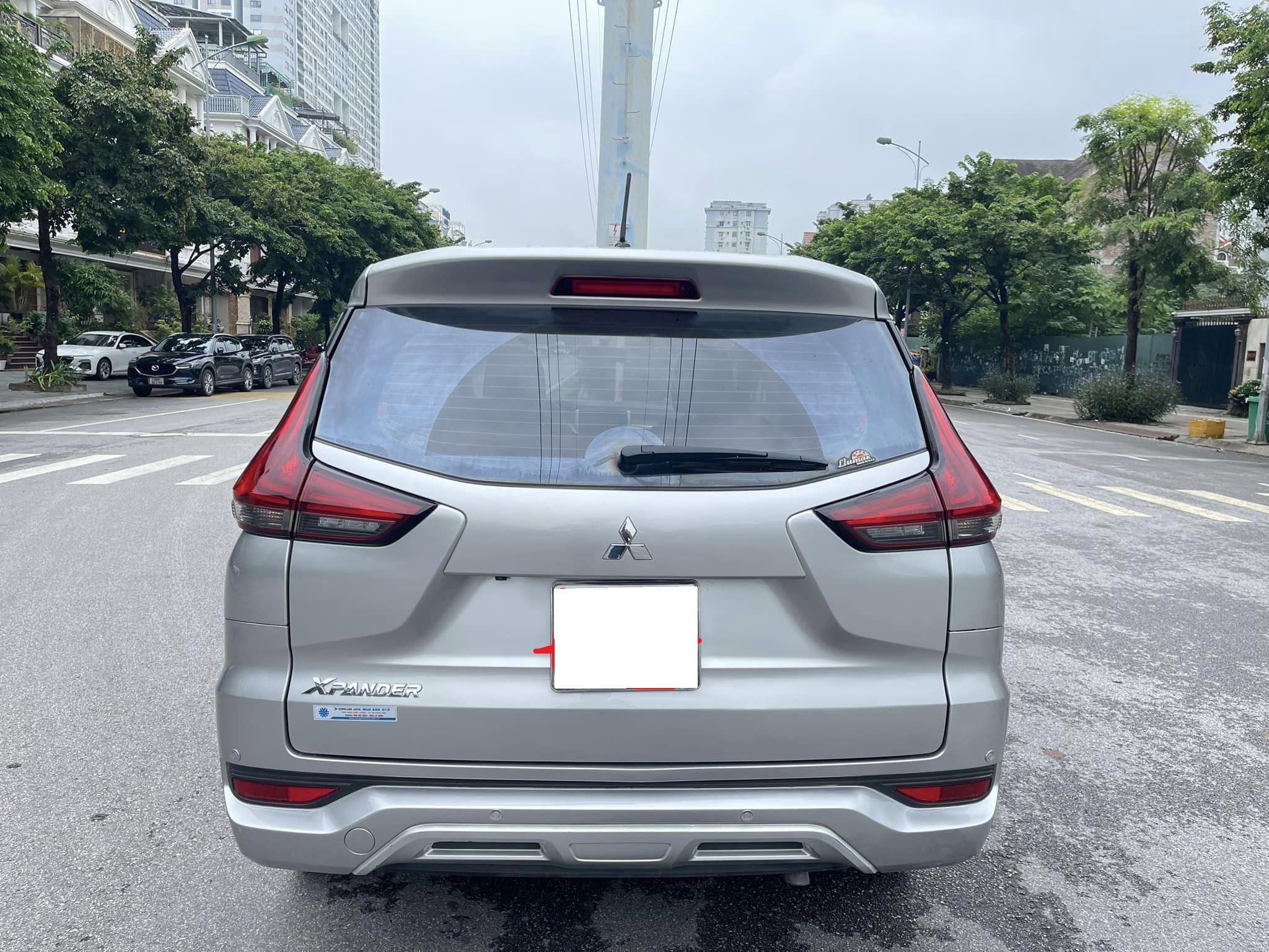 Cần bán xe Mitsubishi Xpander số tự động màu xám