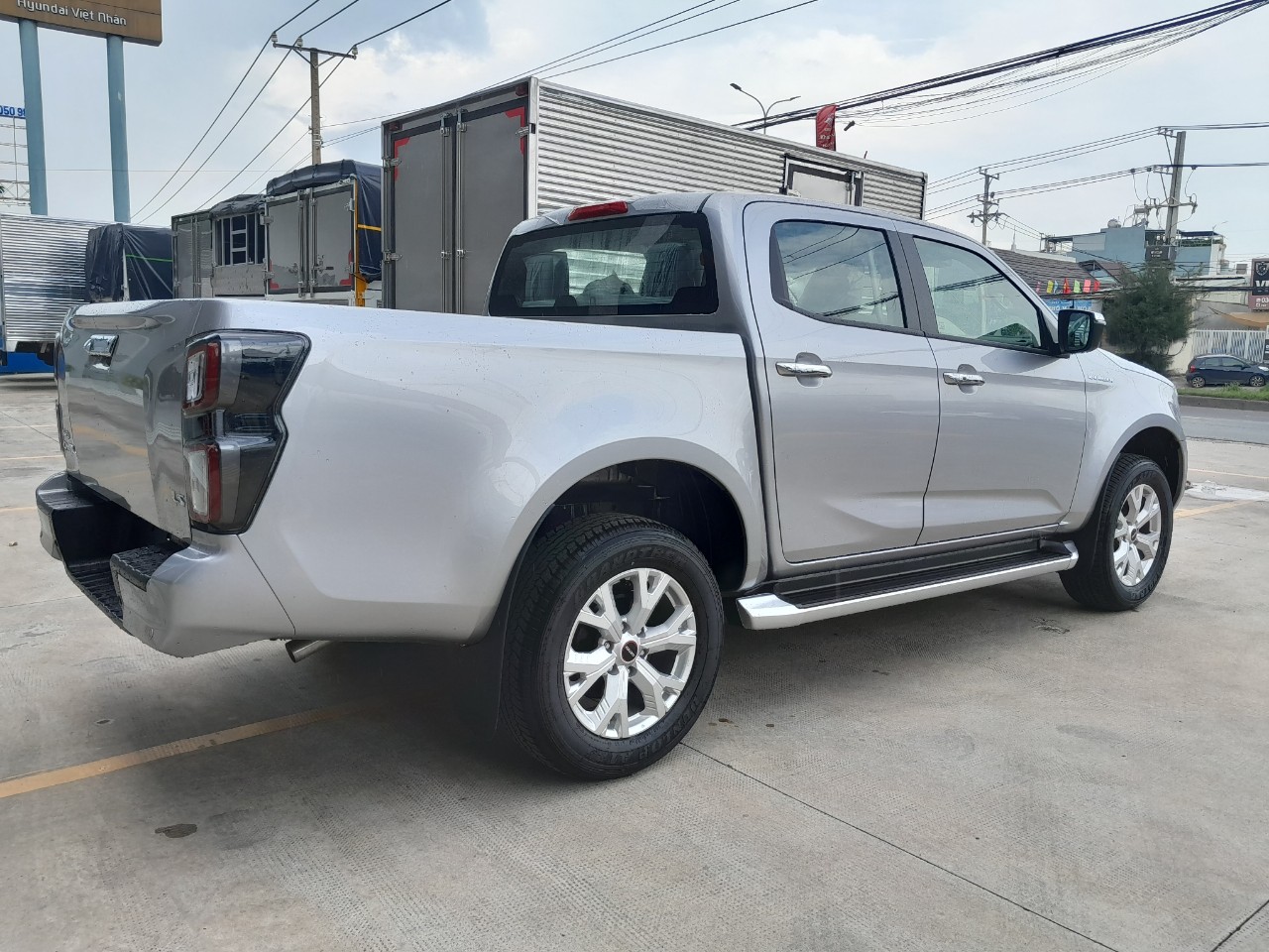 Isuzu Dmax Prestige 2022 - có sẵn giao ngay! Thanh Lý