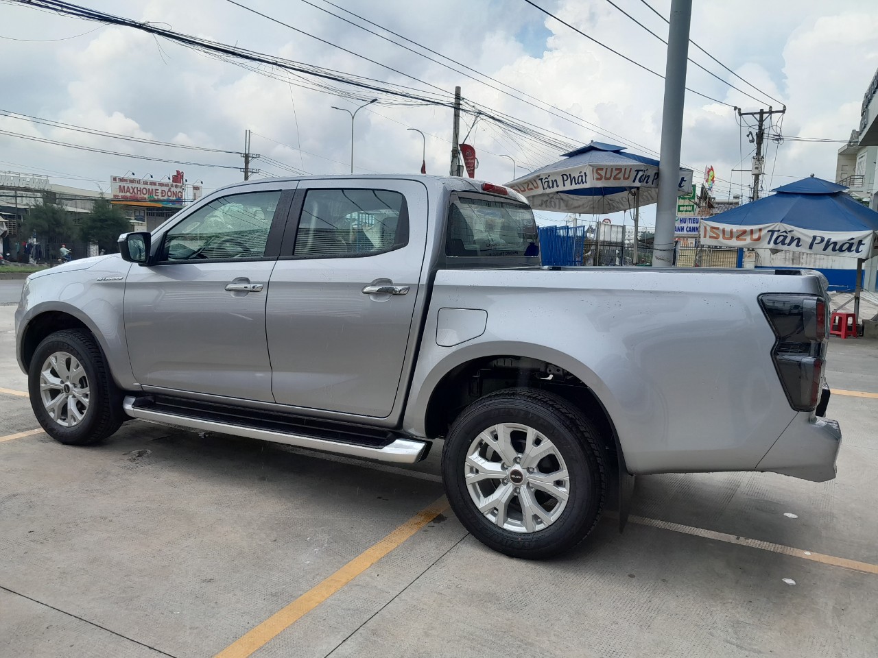 Isuzu Dmax Prestige 2022 - có sẵn giao ngay! Thanh Lý