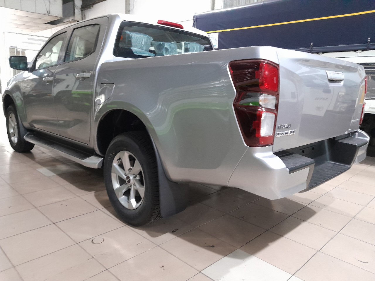 Isuzu Dmax Prestige 2022 - có sẵn giao ngay! Thanh Lý