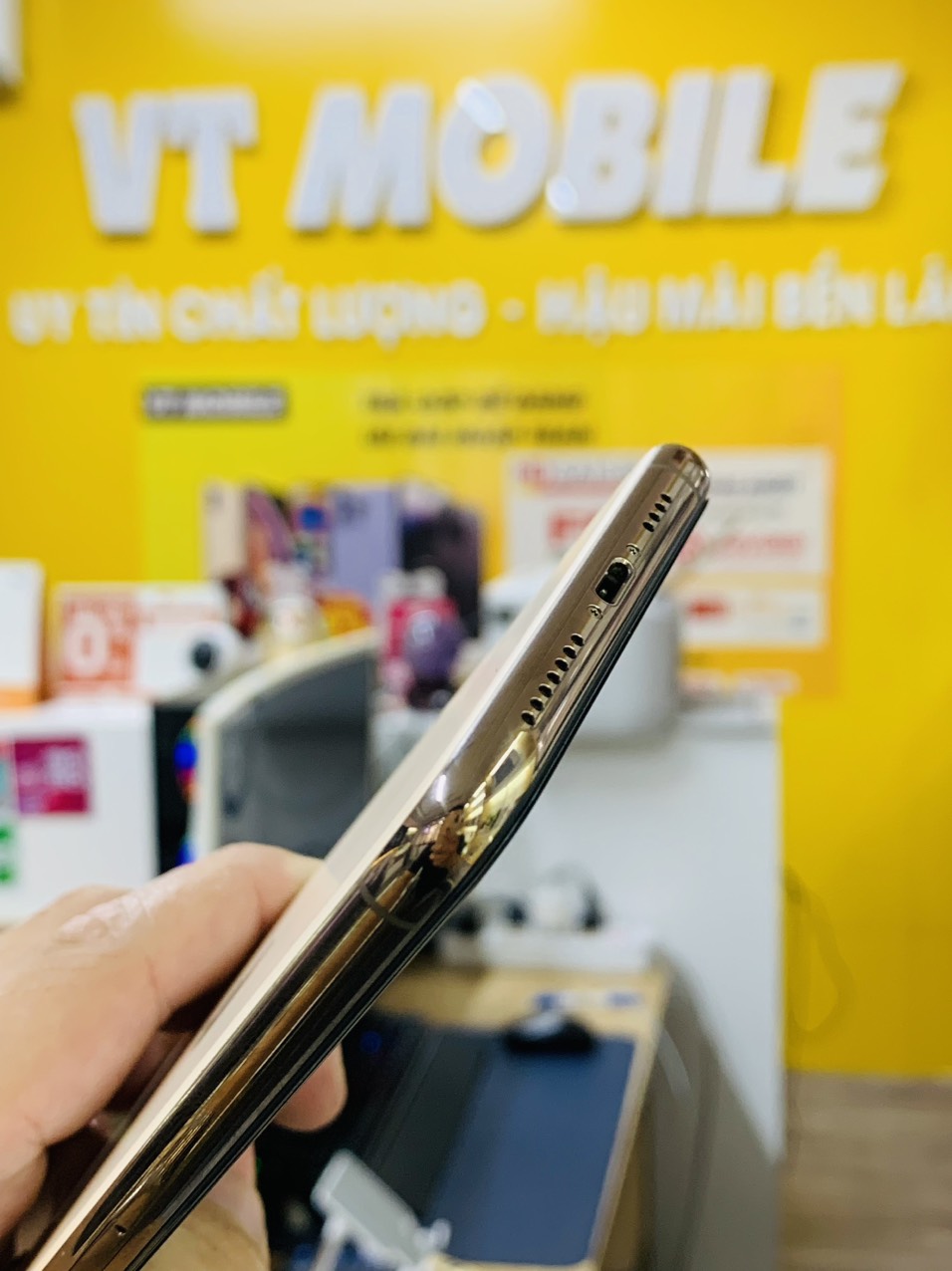 iPhone 11 Pro Max đẹp 99% - Q.Bình Thạnh TP.HCM