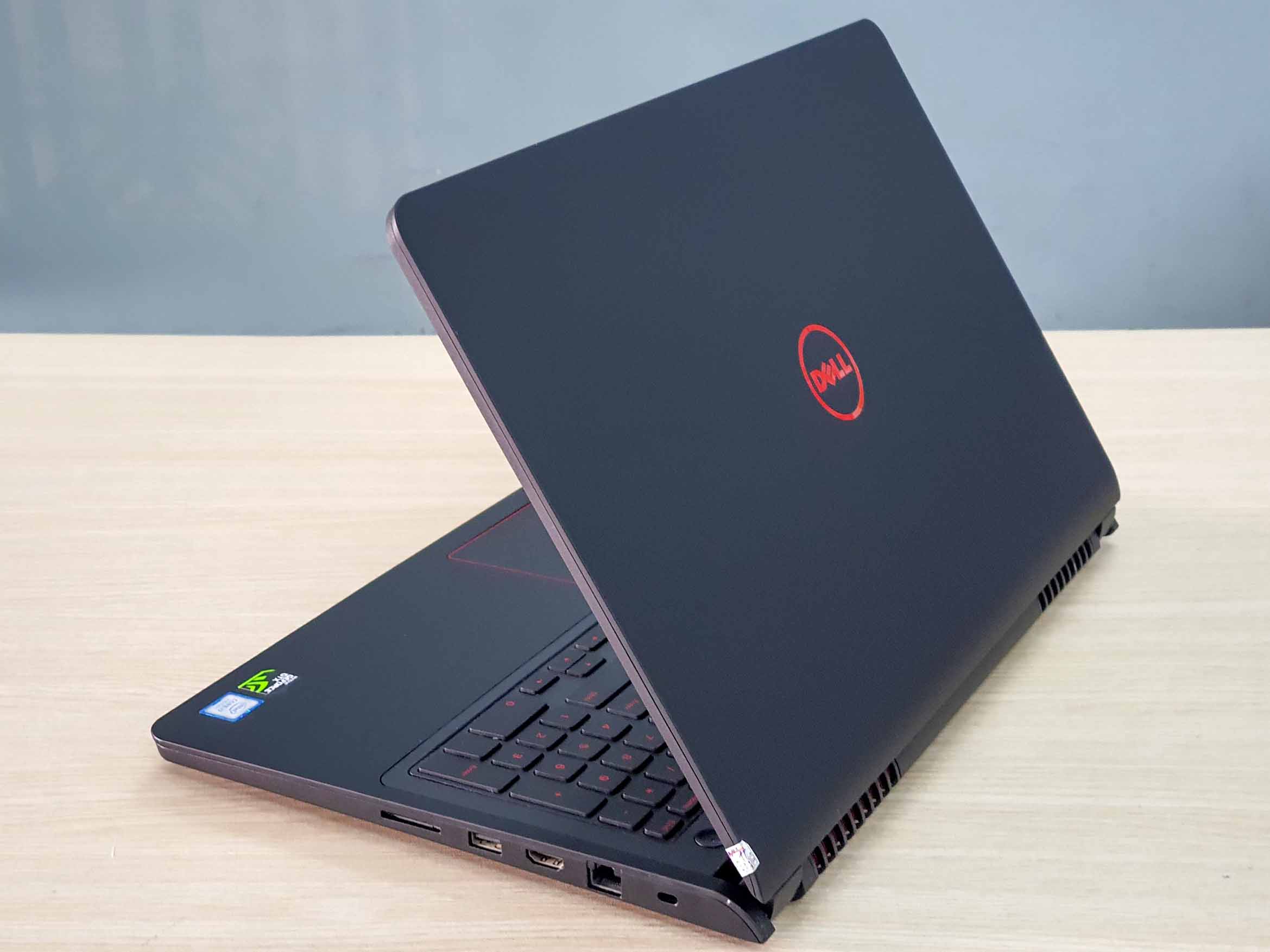 Laptop Gaming Dell Inspirion 5577 core i7 /8g/128g/500g/VGA1050/FHD