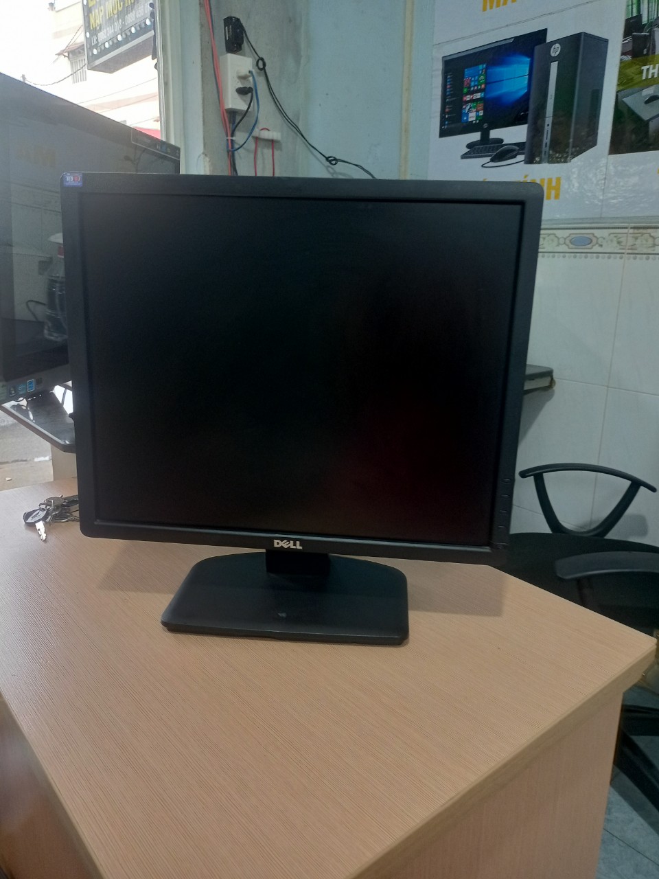 Thanh lý màn hình  máy tính dell vuông 19 icnh đã sử dụng 700k