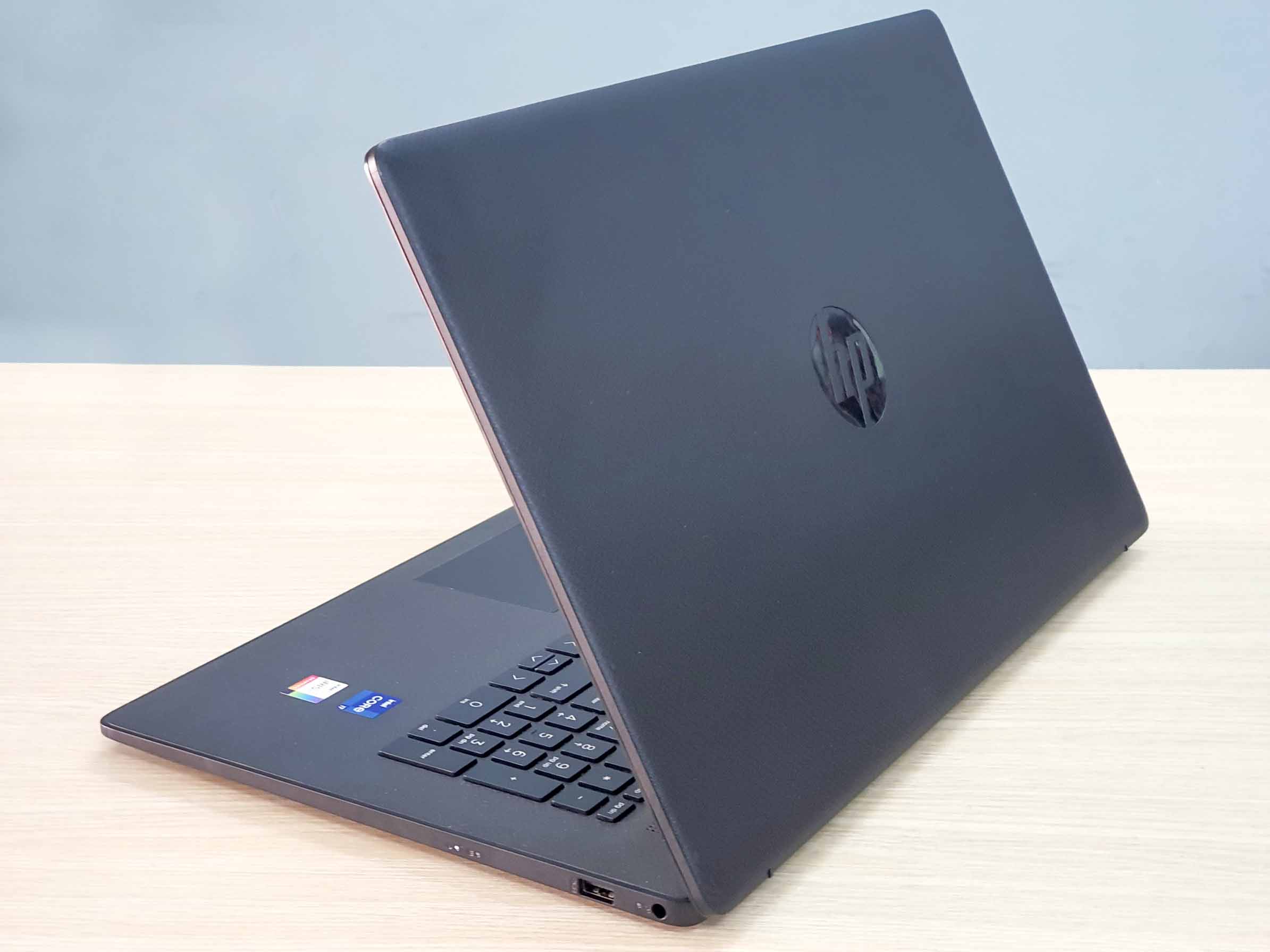 Laptop văn phòng HP 17 Inch Core i7 th11 Ram 16GB SSD 512GB likenew