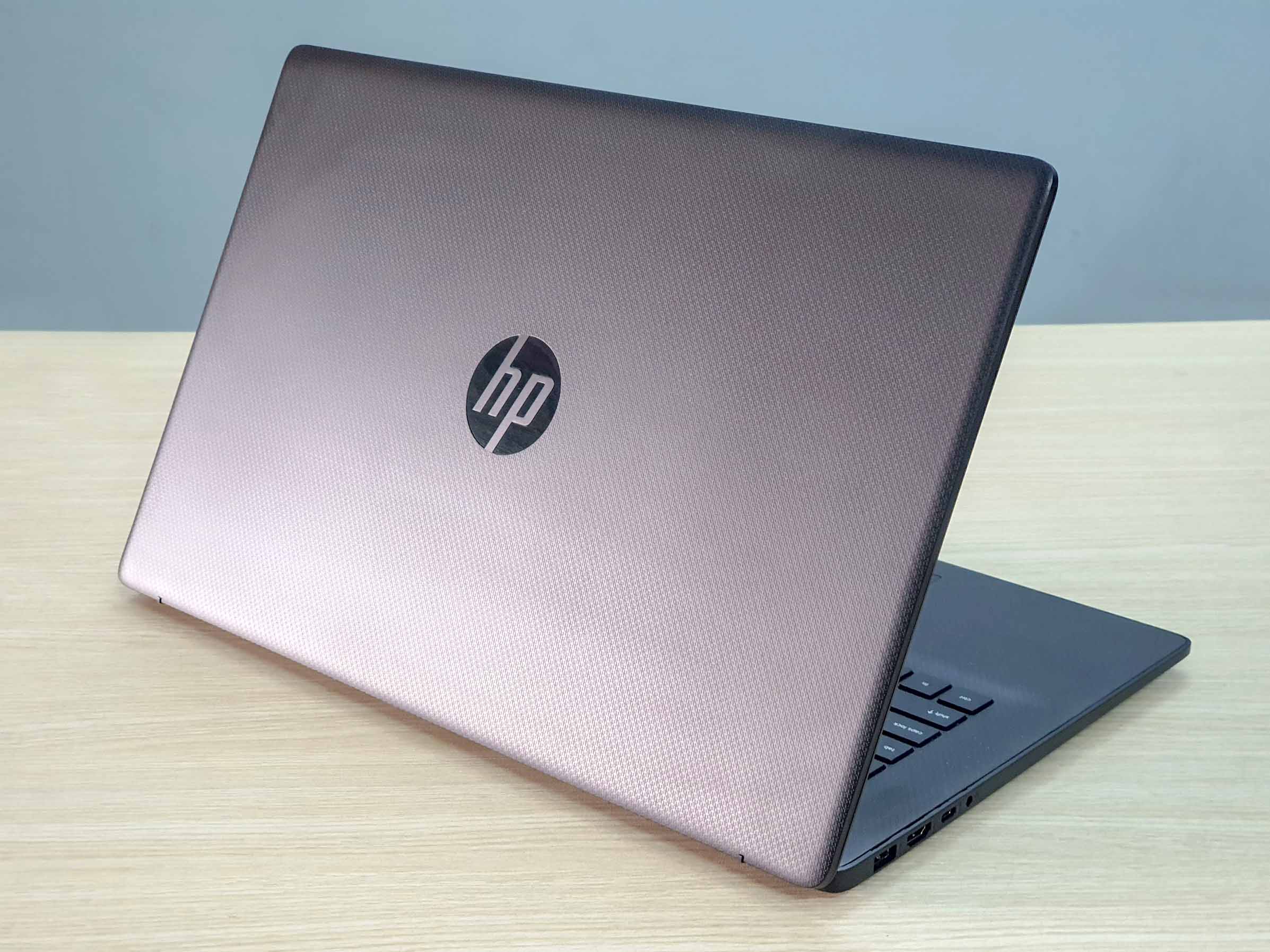 Laptop văn phòng HP 17 Inch Core i7 th11 Ram 16GB SSD 512GB likenew