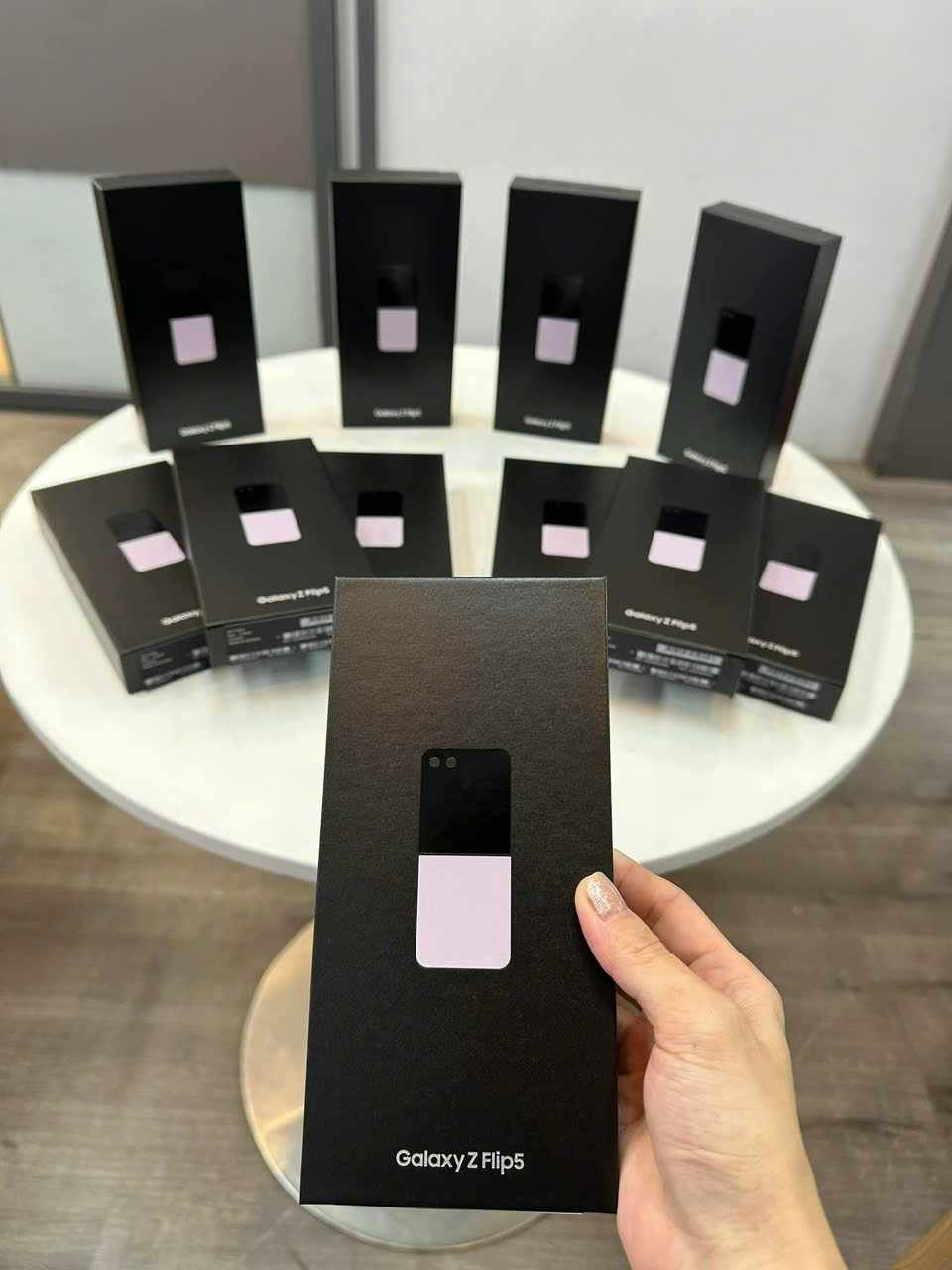 Ưu đãi đầu năm Samsung Zflip5 512gb