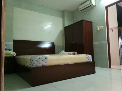 CHo thuê căn 2PN  mặt tiền quận 11, giá 12tr