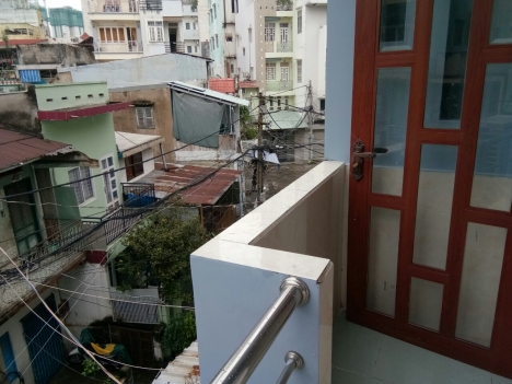 CHo thuê căn 2PN  mặt tiền quận 11, giá 12tr