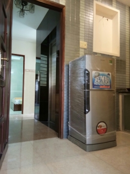 CHo thuê căn 2PN  mặt tiền quận 11, giá 12tr