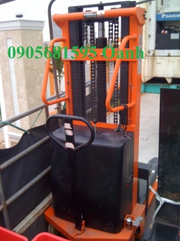 Quảng Trị chuyên bán xe nâng bán tự động 0905681595