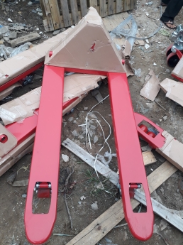 Xe nâng hàng các loại bằng thủy lực giá rẻ 0905681595