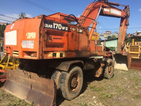 Cần bán xe cơ giới đã qua sử dụng